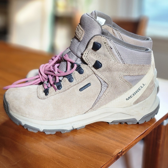 Merrell Women's Suede Hiking Boot - Picture 1 of 9
